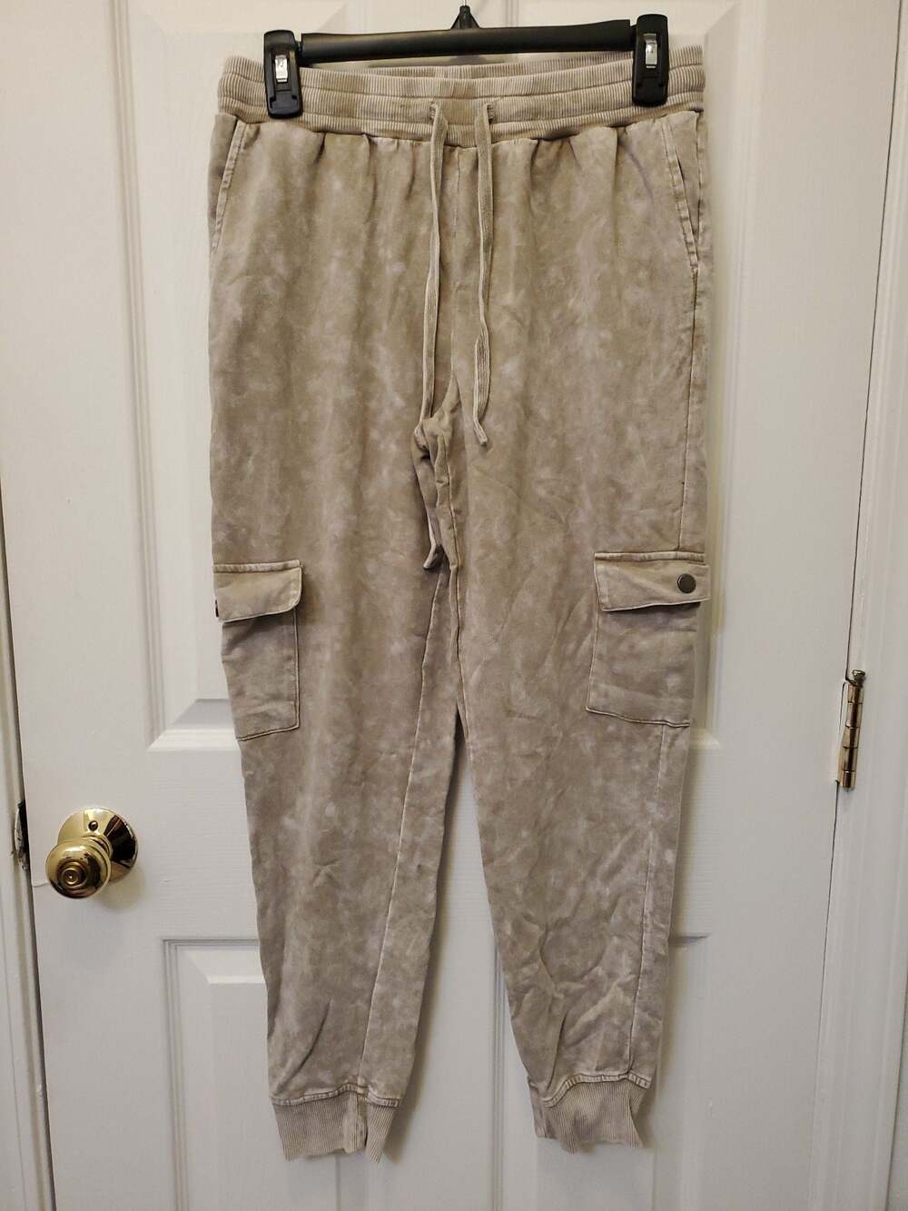 Jane + Delancey Acid Wash French Terry Cargo Pullover and Jogger Lounge Set - Picture 7 of 10
